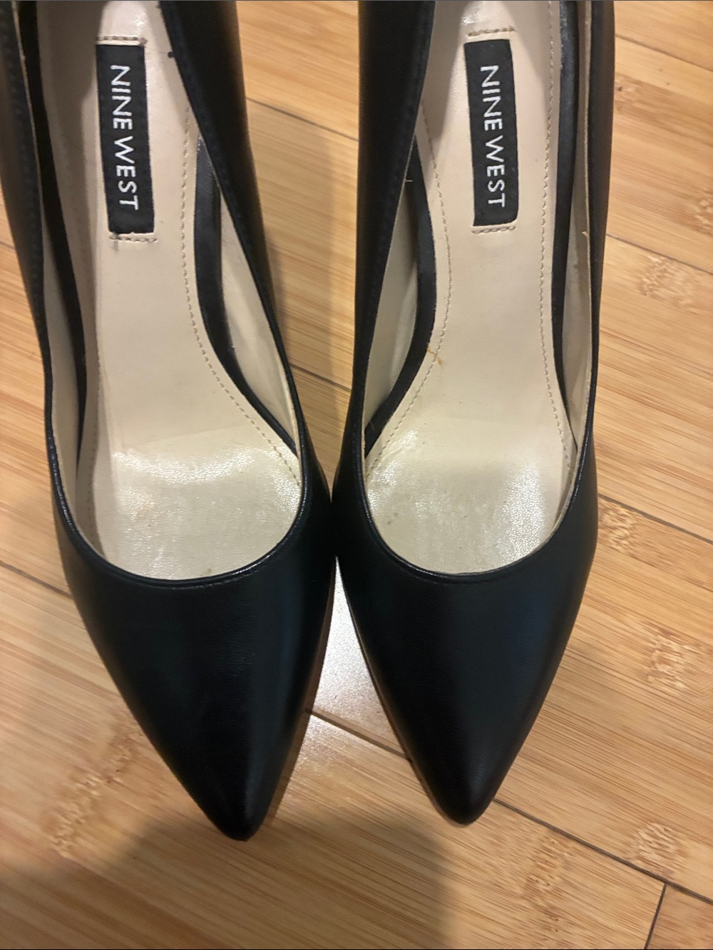 Nine West Black Leather Pointed Toe Stilettos sz 6 1/2 - Picture 5 of 6
